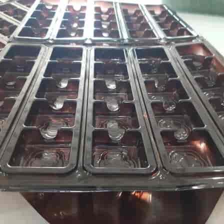 تولید وکیوم جای کیک با ورق پت قهوه ای
